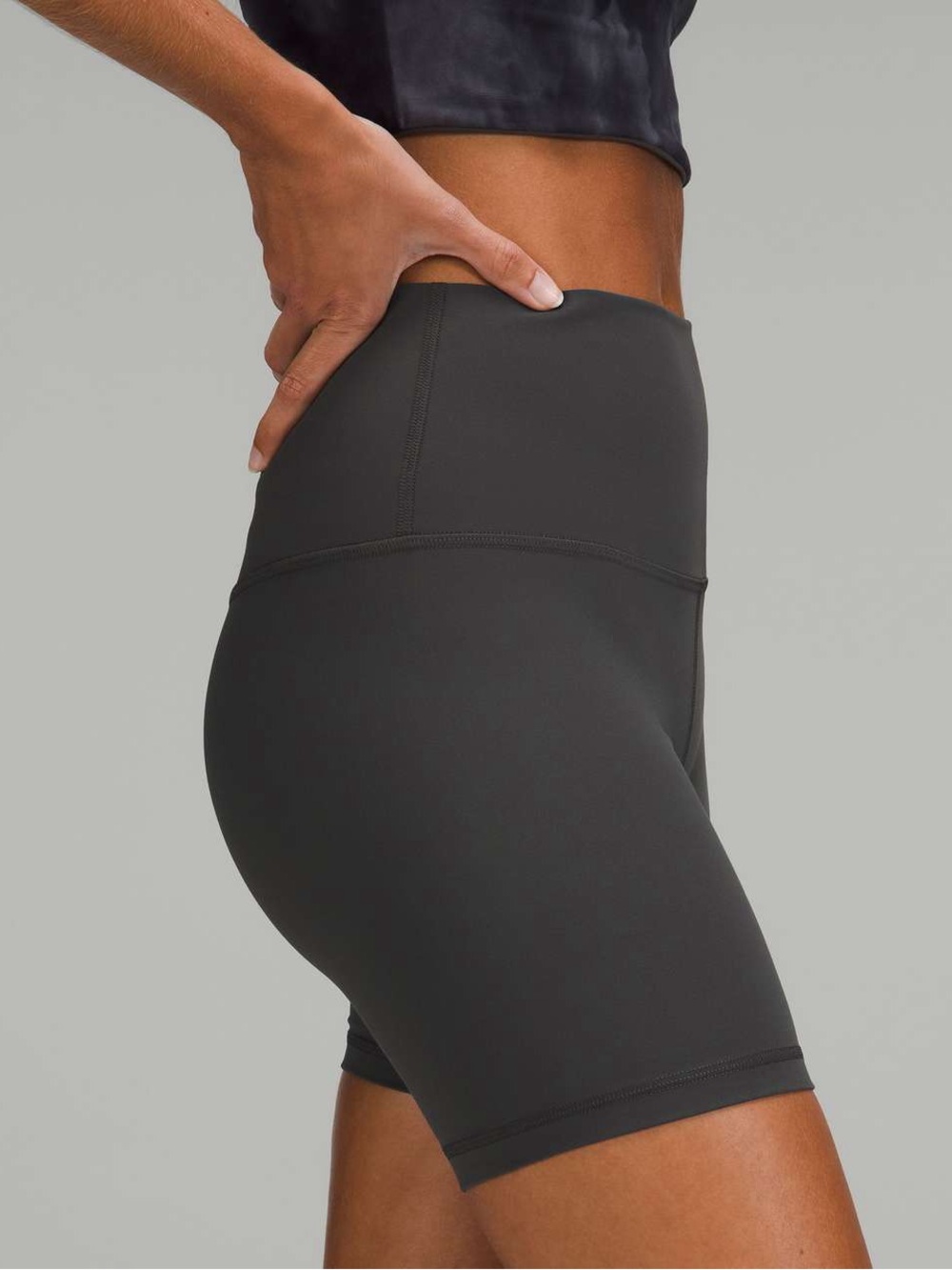 Lululemon Align High-Rise Short 6"
Graphite Grey size 16